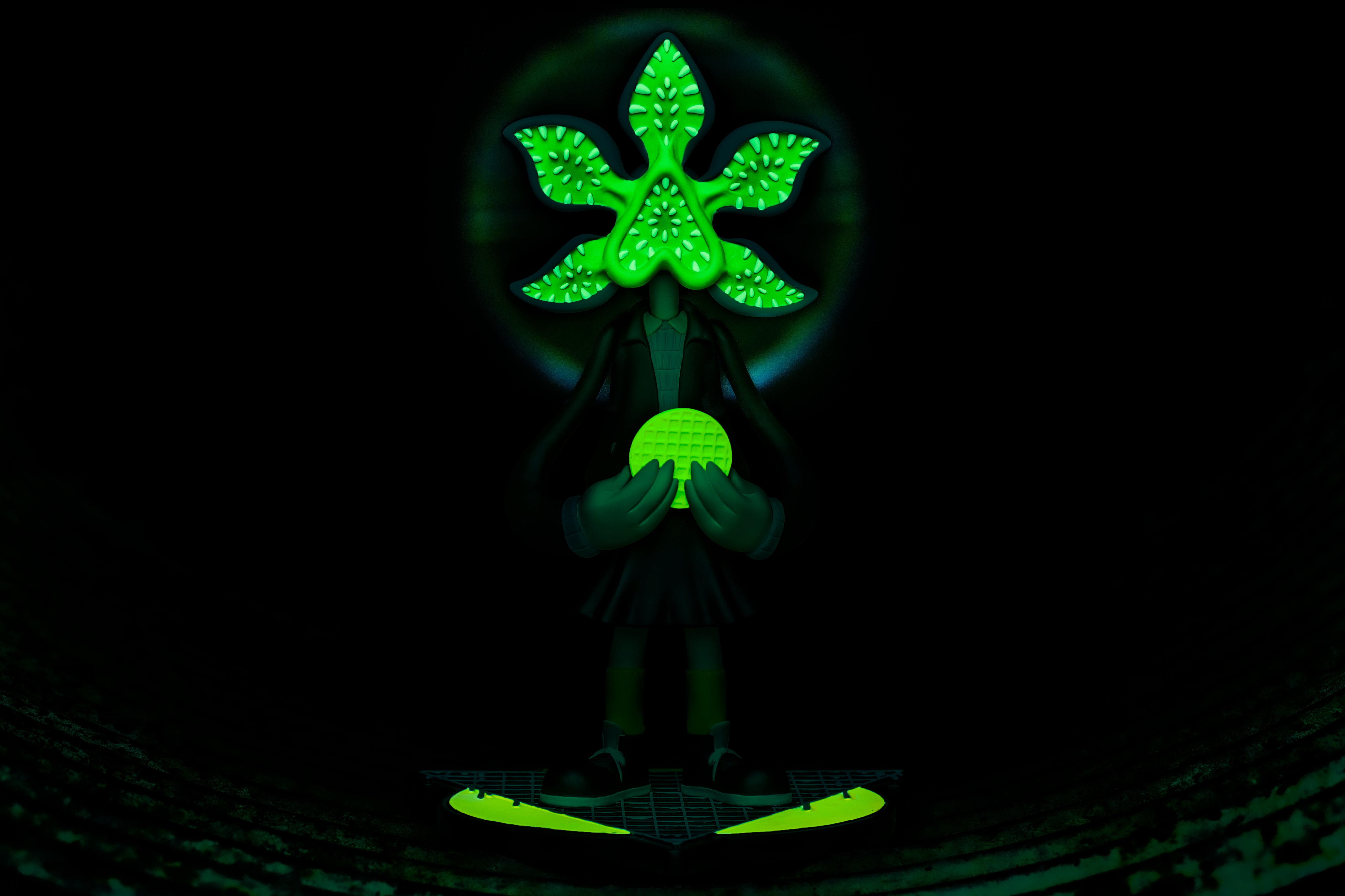 Elegorgon Statue - iam8bit Exclusive Colorway